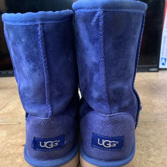 Kids blue Uggs size 4 - Picture 2 of 4